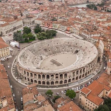 Graziosa Mansarda Centro Verona Buitenkant foto